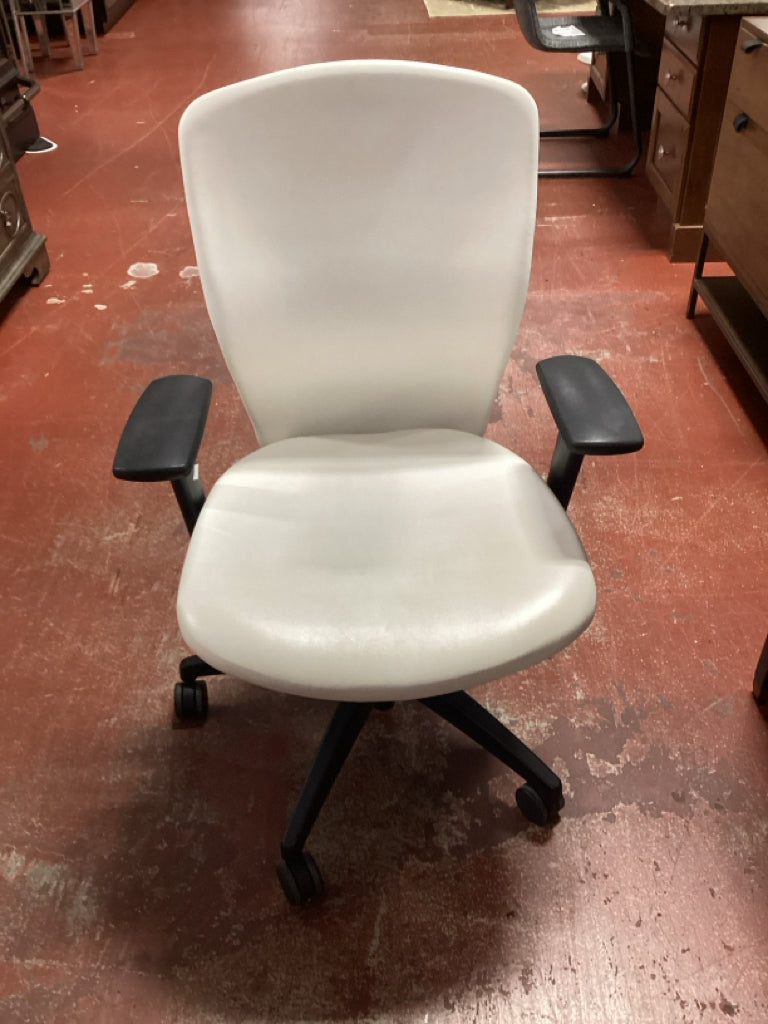 Haworth Leather Executive Office Chair