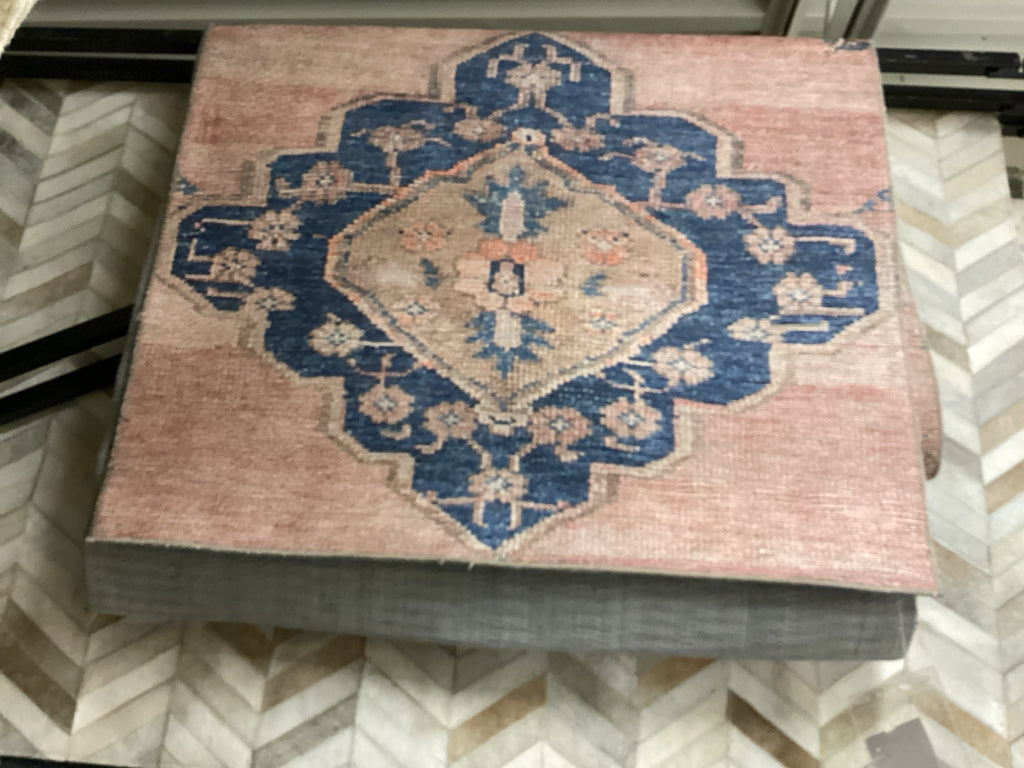 Vintage-Style Rug Blush Pink with Navy Medallion Design Runner 3' X 5'