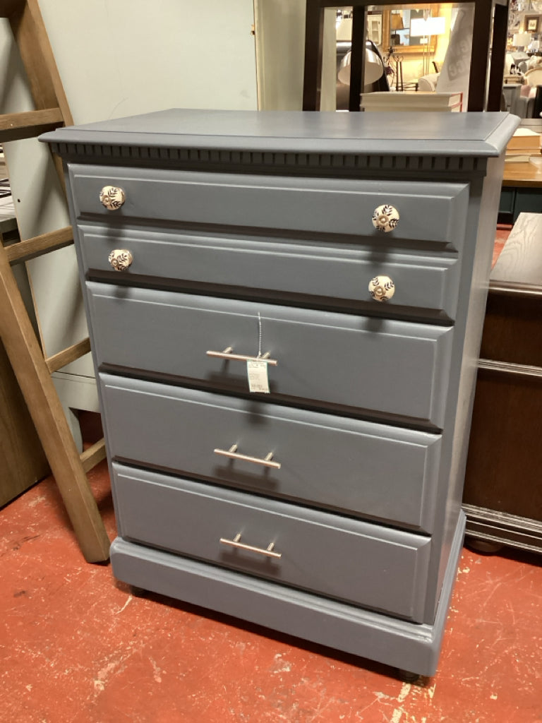 Chest of Drawers / blue-grey 4 drawer chest / decorative knobs 31 x 17 x 44