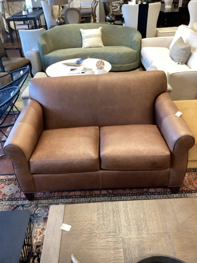 Loveseat / Carolina Custom Leather / brown  61 x 41 x 34 high