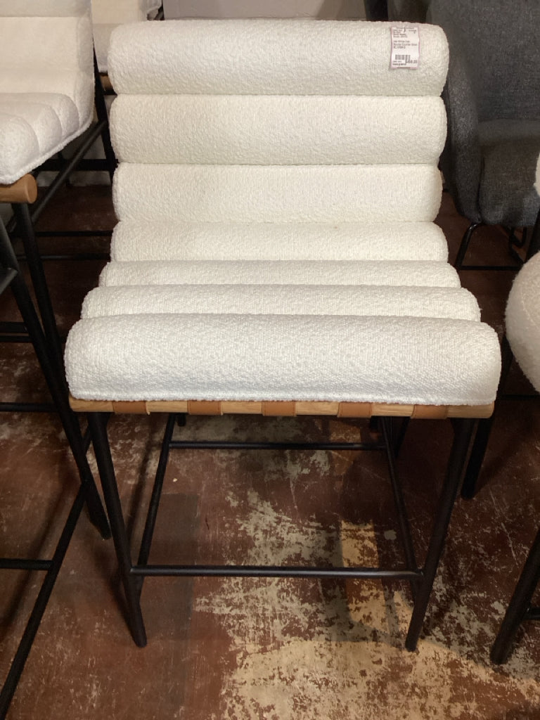 Vail White Oak Boucle Counter Stool 8CJV99K9