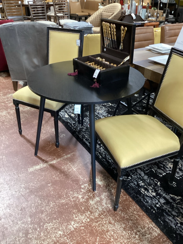 Table / black 36" round 30" high