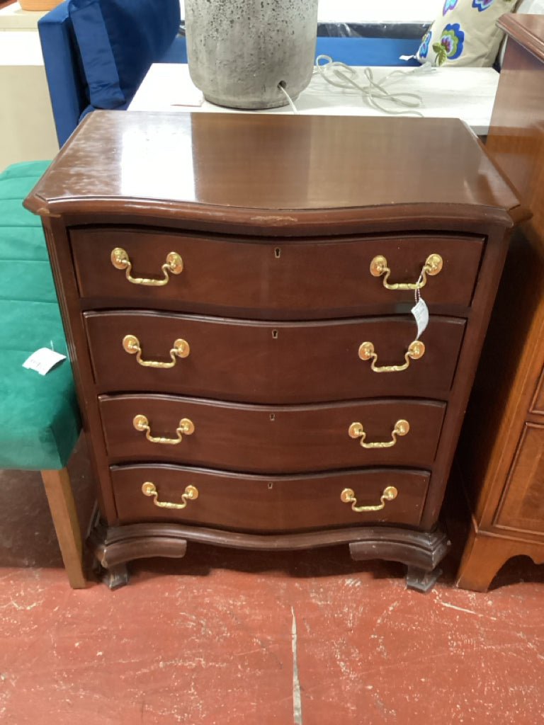 COUNCIL CRAFTSMAN Mahogany 4 drawer Nightstand / 26 x 16 x 30 AS FOUND