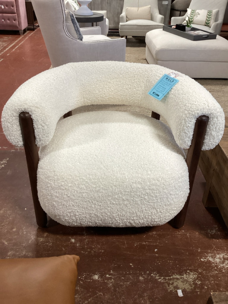 Rio Lounge Chair/Cream Curly38"W x 32"Dx29"H  BDZA9JPS