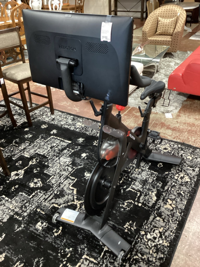 Peloton Indoor Exercise Interactive Cycle Bike with Touchscreen Monitor
