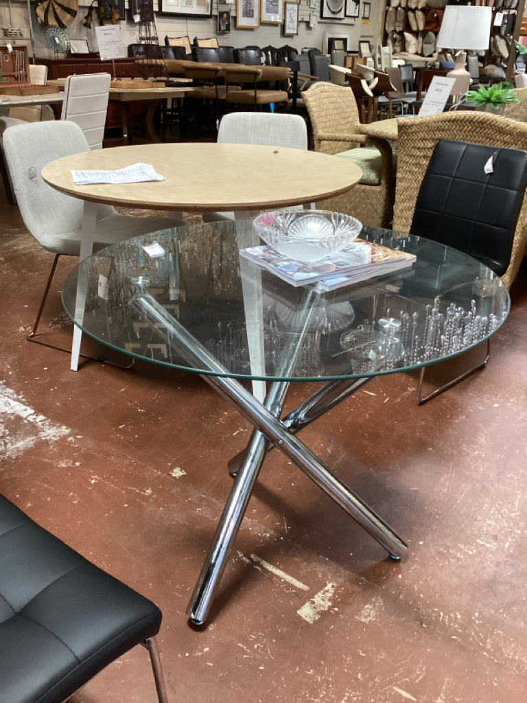 Round Glass Table with Chrome Legs - 35" Diameter