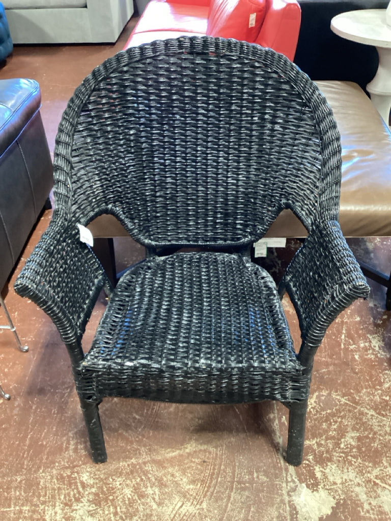 Antique Wicker Peacock Style Chair in Black 27.5x18x33