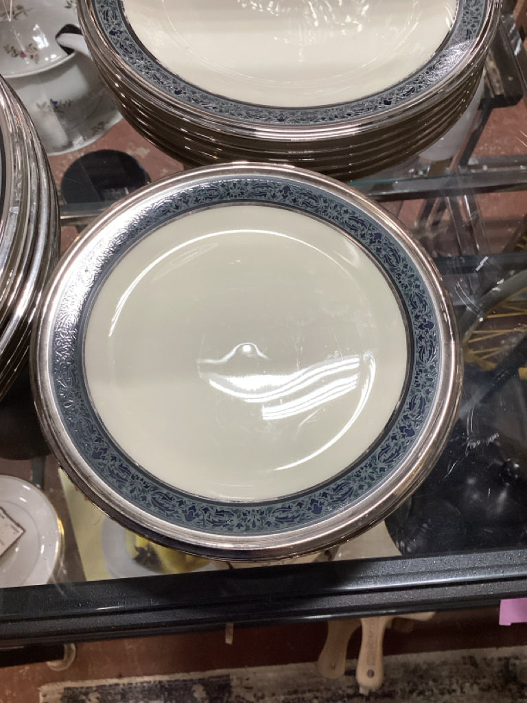 Lenox Moonlight Mood China - Service for 6  (30 Pieces)