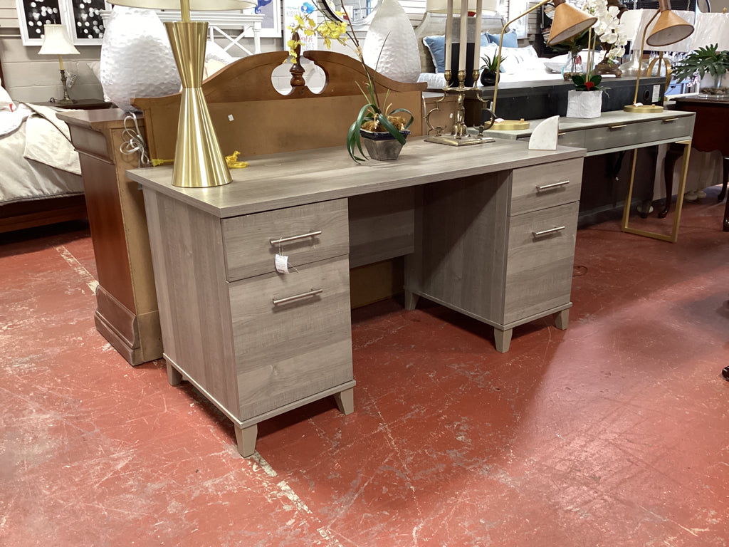 Bush Somerset Office Desk with 4 Drawers 60" X 29" X 30"