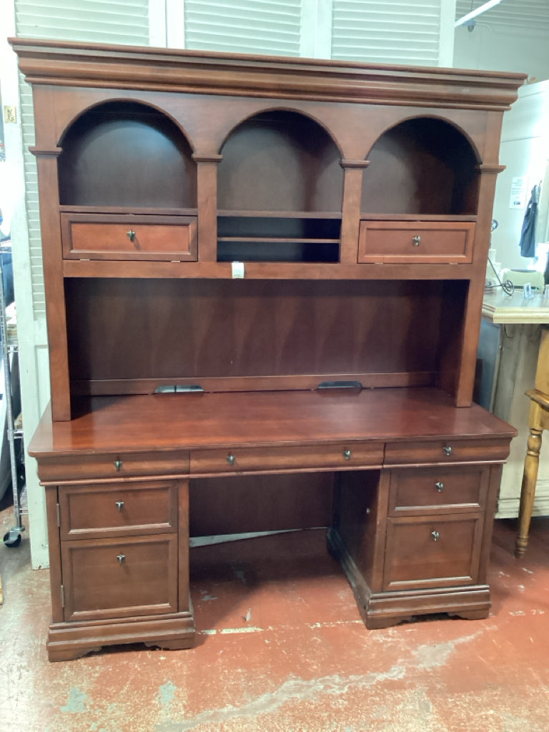 Liberty mahogany credenza & hutch / 66 x 24 x 78.5" high