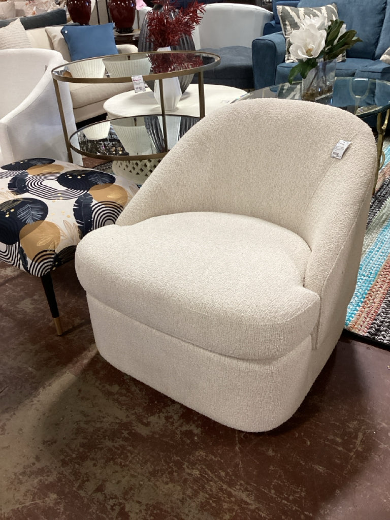 New Pacific Direct Chair / cream boucle swivel chair28 x 32 x 27 high