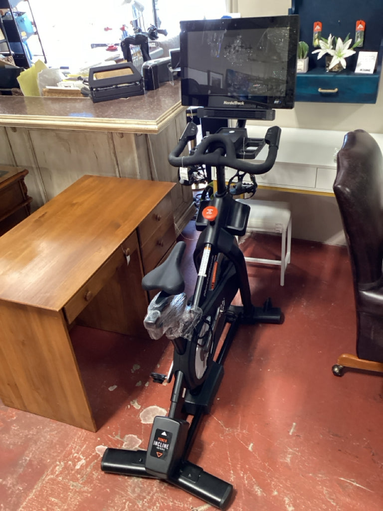 Nordic Track Premium Interactive Indoor Exercise Bike 22" Model NTEXO2117NB.8