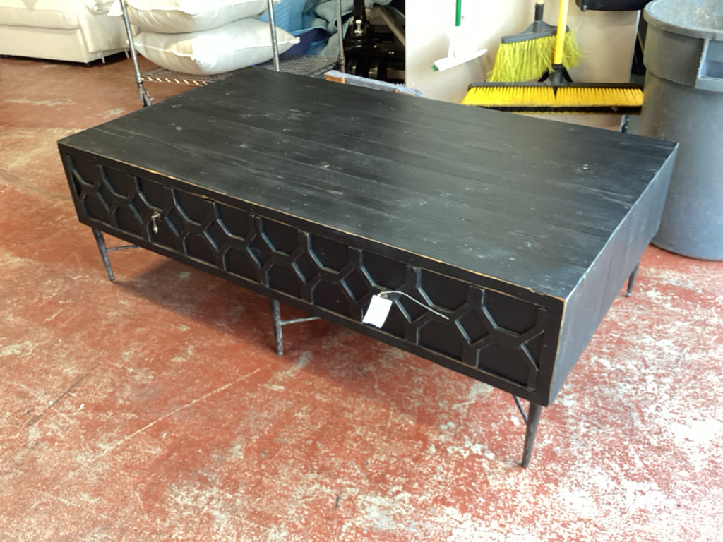 Furniture Classics  Dartington Coffee Table / black 55 x 31 x 18 high