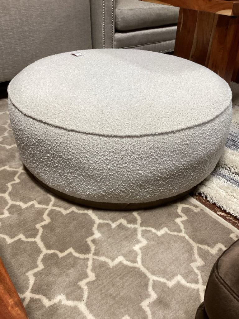 Four Hands Sinclair Large Round Ottoman-Knoll 35x14