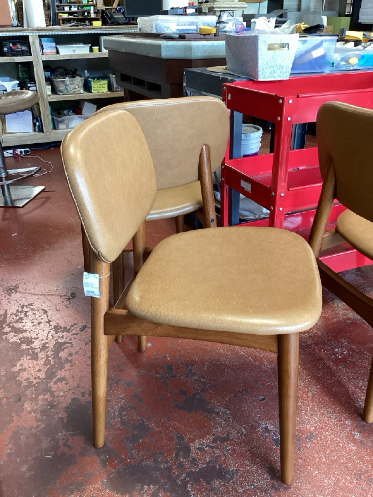 Castlery  Kelsey Leather Chair, Caramel  2W2NRC8V