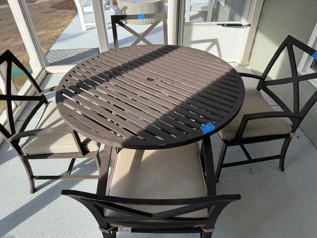 Sunbrella Metal Round Outdoor Table and 4 Chairs 48x29