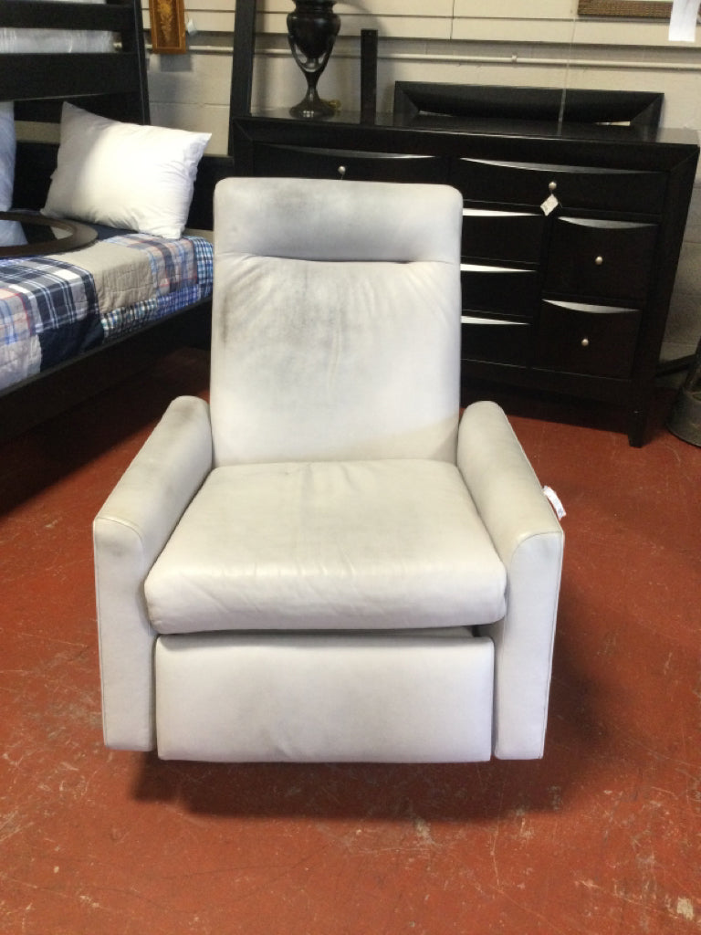 Mitchel Gold swivel leather Recliner/ light grey AS FOUND